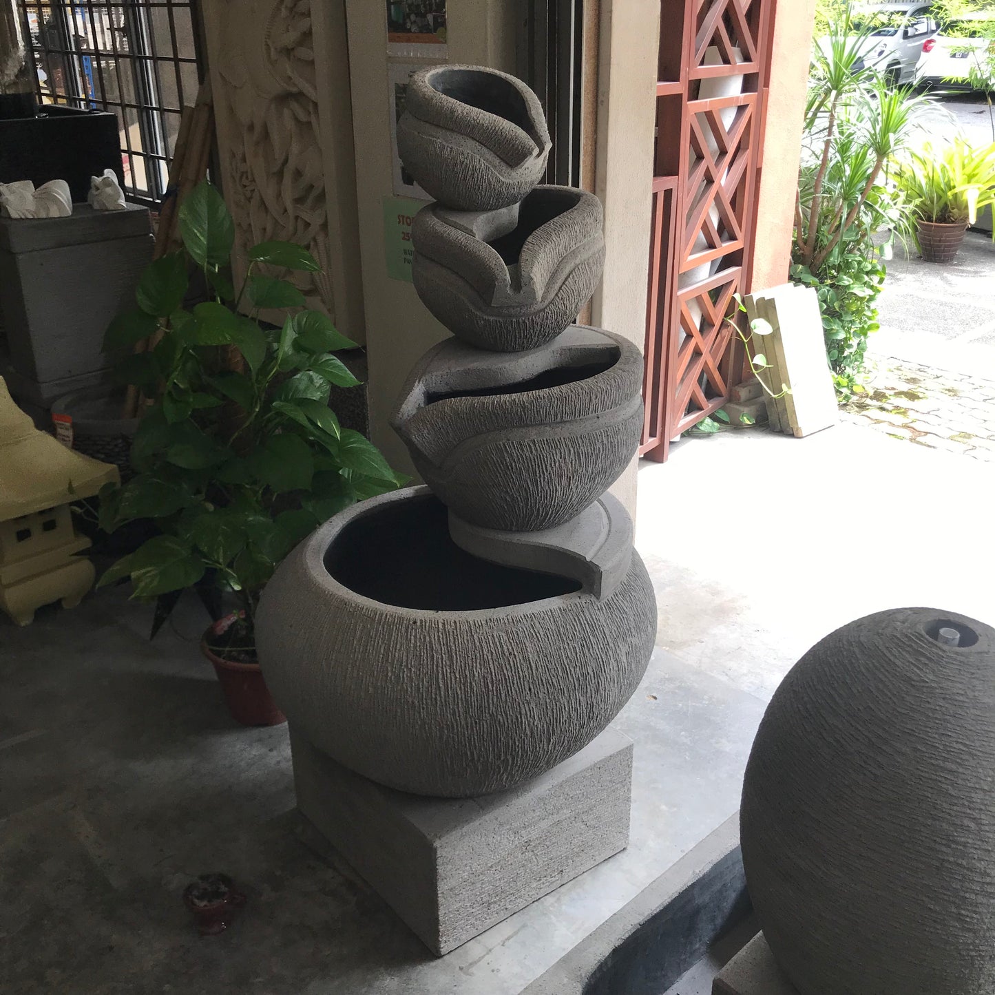 DOREMI Mangkuk Water Feature