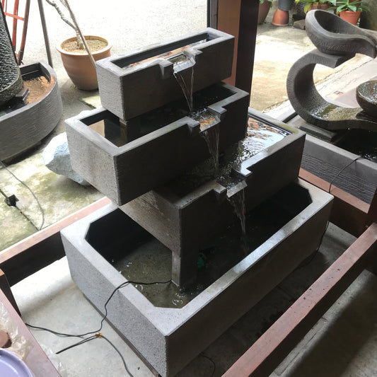 Susun Kotak Water Feature